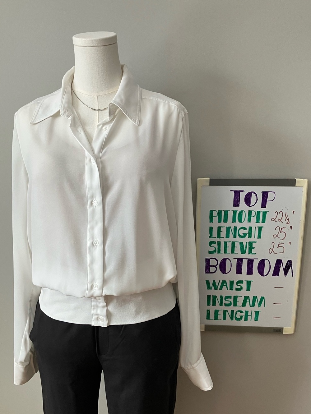 Tristan White Button-Front Collared Blouse - Picture 4 of 4